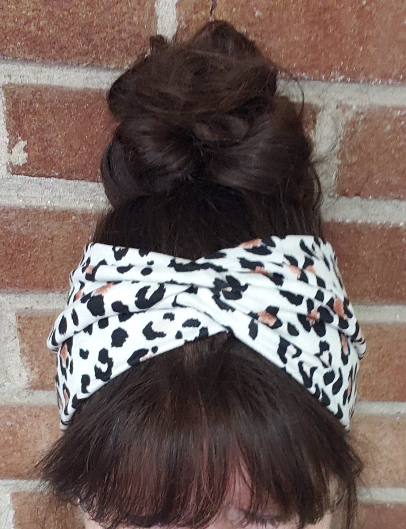 H125  White Leopard Headband